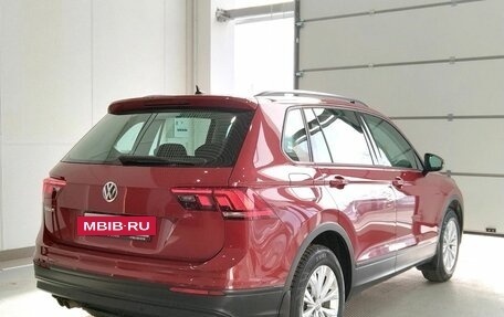 Volkswagen Tiguan II, 2020 год, 2 740 000 рублей, 3 фотография