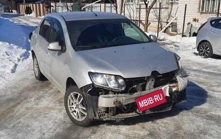 Renault Logan II, 2017 год, 670 000 рублей, 2 фотография