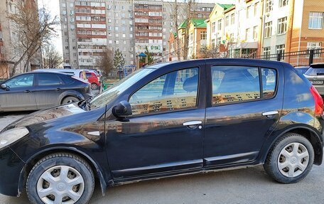 Renault Sandero I, 2013 год, 850 000 рублей, 2 фотография