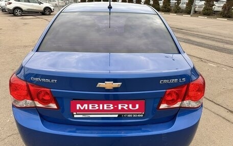 Chevrolet Cruze II, 2011 год, 665 000 рублей, 3 фотография