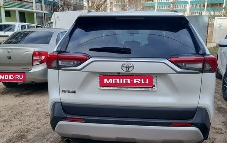 Toyota RAV4, 2020 год, 3 370 000 рублей, 4 фотография