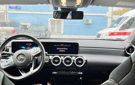 Mercedes-Benz A-Класс, 2019 год, 2 750 000 рублей, 2 фотография