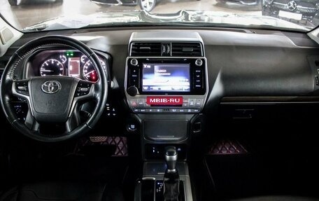 Toyota Land Cruiser Prado 150 рестайлинг 2, 2019 год, 5 176 000 рублей, 6 фотография