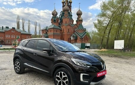 Renault Kaptur I рестайлинг, 2017 год, 1 577 000 рублей, 2 фотография