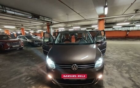 Volkswagen Touran III, 2012 год, 1 400 000 рублей, 4 фотография