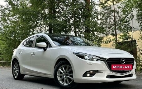 Mazda 3, 2017 год, 1 880 000 рублей, 2 фотография