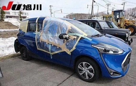 Toyota Sienta II, 2019 год, 999 000 рублей, 2 фотография