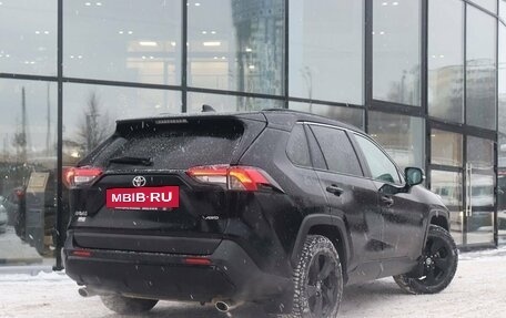 Toyota RAV4, 2021 год, 3 869 000 рублей, 2 фотография