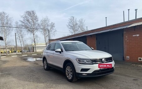 Volkswagen Tiguan II, 2018 год, 2 345 000 рублей, 3 фотография