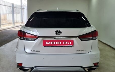 Lexus RX IV рестайлинг, 2021 год, 4 930 000 рублей, 6 фотография