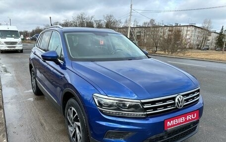 Volkswagen Tiguan II, 2018 год, 2 780 000 рублей, 2 фотография