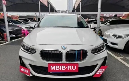 BMW 1 серия, 2021 год, 1 800 000 рублей, 2 фотография