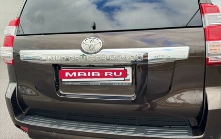 Toyota Land Cruiser Prado 150 рестайлинг 2, 2017 год, 4 600 000 рублей, 2 фотография
