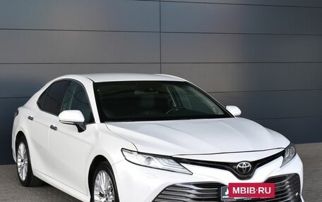 Toyota Camry, 2018 год, 2 895 000 рублей, 3 фотография