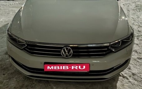 Volkswagen Passat B8 рестайлинг, 2019 год, 2 800 000 рублей, 4 фотография