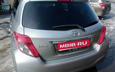 Toyota Vitz, 2012 год, 600 000 рублей, 2 фотография