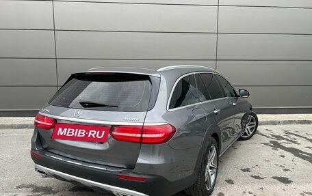 Mercedes-Benz E-Класс, 2019 год, 4 120 000 рублей, 5 фотография