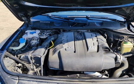 Volkswagen Touareg III, 2011 год, 2 500 000 рублей, 2 фотография