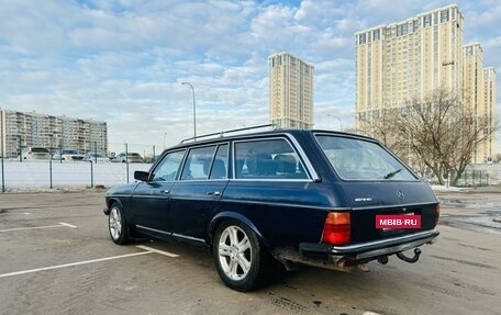 Mercedes-Benz W123, 1983 год, 209 999 рублей, 3 фотография