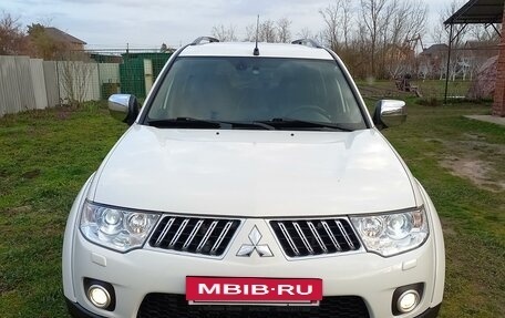 Mitsubishi Pajero Sport II рестайлинг, 2012 год, 1 970 000 рублей, 2 фотография