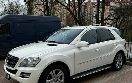 Mercedes-Benz M-Класс, 2011 год, 2 090 000 рублей, 3 фотография