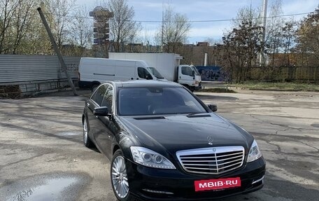 Mercedes-Benz S-Класс, 2012 год, 2 500 000 рублей, 1 фотография