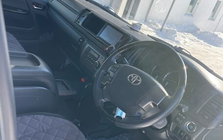 Toyota HiAce H200, 2016 год, 3 980 000 рублей, 4 фотография