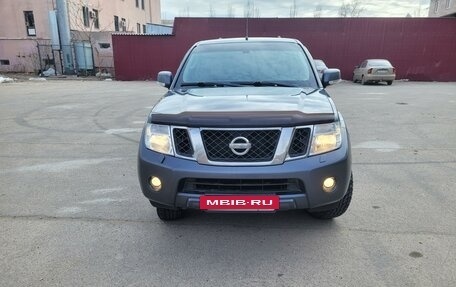 Nissan Navara (Frontier), 2011 год, 1 799 000 рублей, 2 фотография