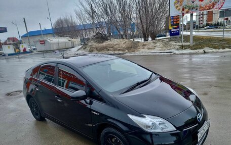 Toyota Prius, 2015 год, 1 480 000 рублей, 3 фотография