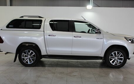 Toyota Hilux VIII, 2015 год, 3 099 000 рублей, 4 фотография