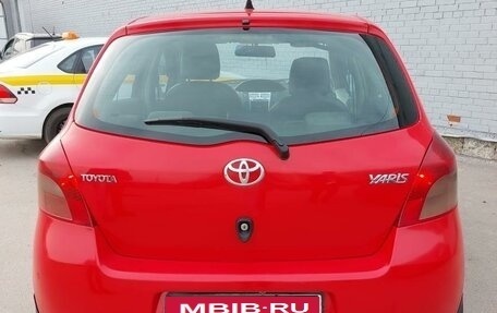Toyota Yaris III рестайлинг, 2007 год, 539 000 рублей, 3 фотография