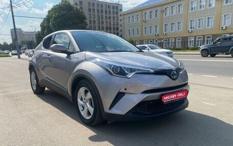 Toyota C-HR I рестайлинг, 2018 год, 2 250 000 рублей, 1 фотография