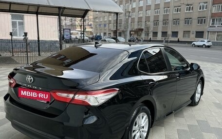 Toyota Camry, 2020 год, 2 950 000 рублей, 8 фотография