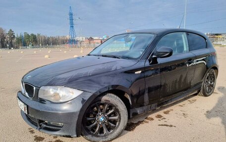 BMW 1 серия, 2010 год, 980 000 рублей, 6 фотография