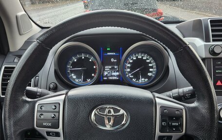 Toyota Land Cruiser Prado 150 рестайлинг 2, 2016 год, 4 990 000 рублей, 2 фотография