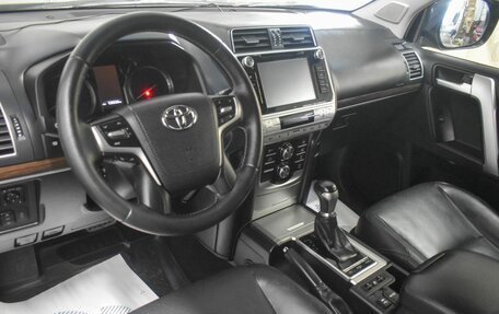 Toyota Land Cruiser Prado 150 рестайлинг 2, 2018 год, 5 100 000 рублей, 7 фотография