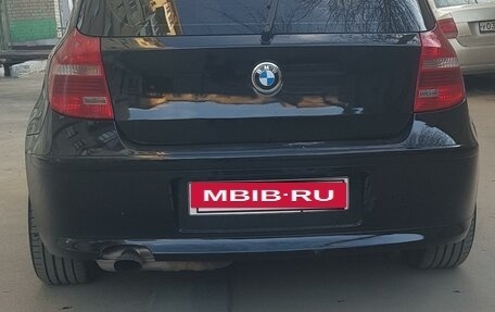 BMW 1 серия, 2011 год, 760 000 рублей, 2 фотография