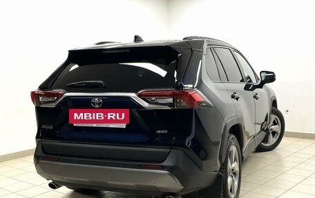 Toyota RAV4, 2019 год, 3 570 000 рублей, 4 фотография