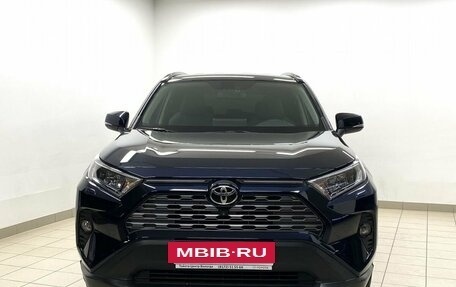 Toyota RAV4, 2019 год, 3 570 000 рублей, 2 фотография