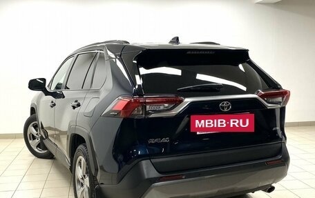 Toyota RAV4, 2019 год, 3 570 000 рублей, 6 фотография