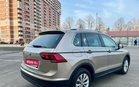 Volkswagen Tiguan II, 2019 год, 3 000 000 рублей, 2 фотография