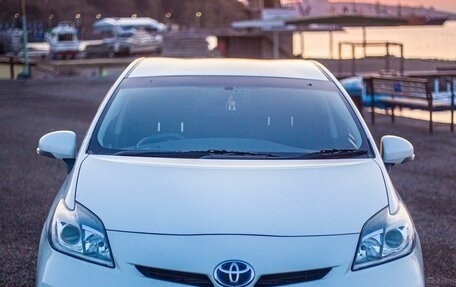 Toyota Prius, 2015 год, 1 490 000 рублей, 4 фотография