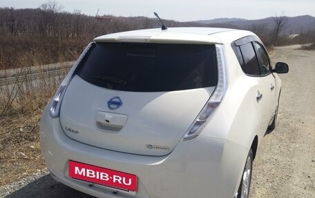Nissan Leaf I, 2011 год, 445 000 рублей, 2 фотография