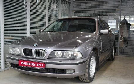 BMW 5 серия, 2000 год, 640 000 рублей, 1 фотография