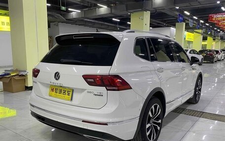 Volkswagen Tiguan II, 2020 год, 3 475 000 рублей, 2 фотография