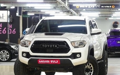 Toyota Tacoma III, 2019 год, 4 350 000 рублей, 1 фотография