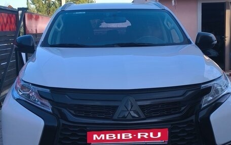 Mitsubishi Pajero Sport III рестайлинг, 2019 год, 2 790 000 рублей, 2 фотография