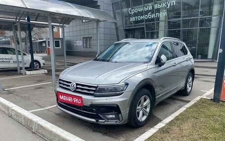 Volkswagen Tiguan II, 2018 год, 2 489 000 рублей, 2 фотография