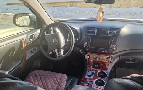 Toyota Highlander III, 2013 год, 2 300 000 рублей, 3 фотография