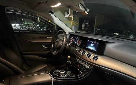 Mercedes-Benz E-Класс, 2016 год, 3 300 000 рублей, 2 фотография